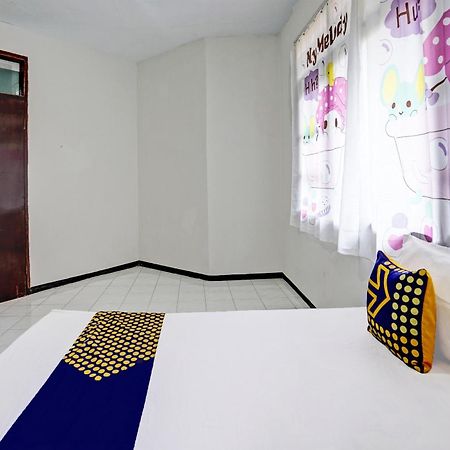 Spot On 92388 Villa Segi Delapan 프리겐 외부 사진