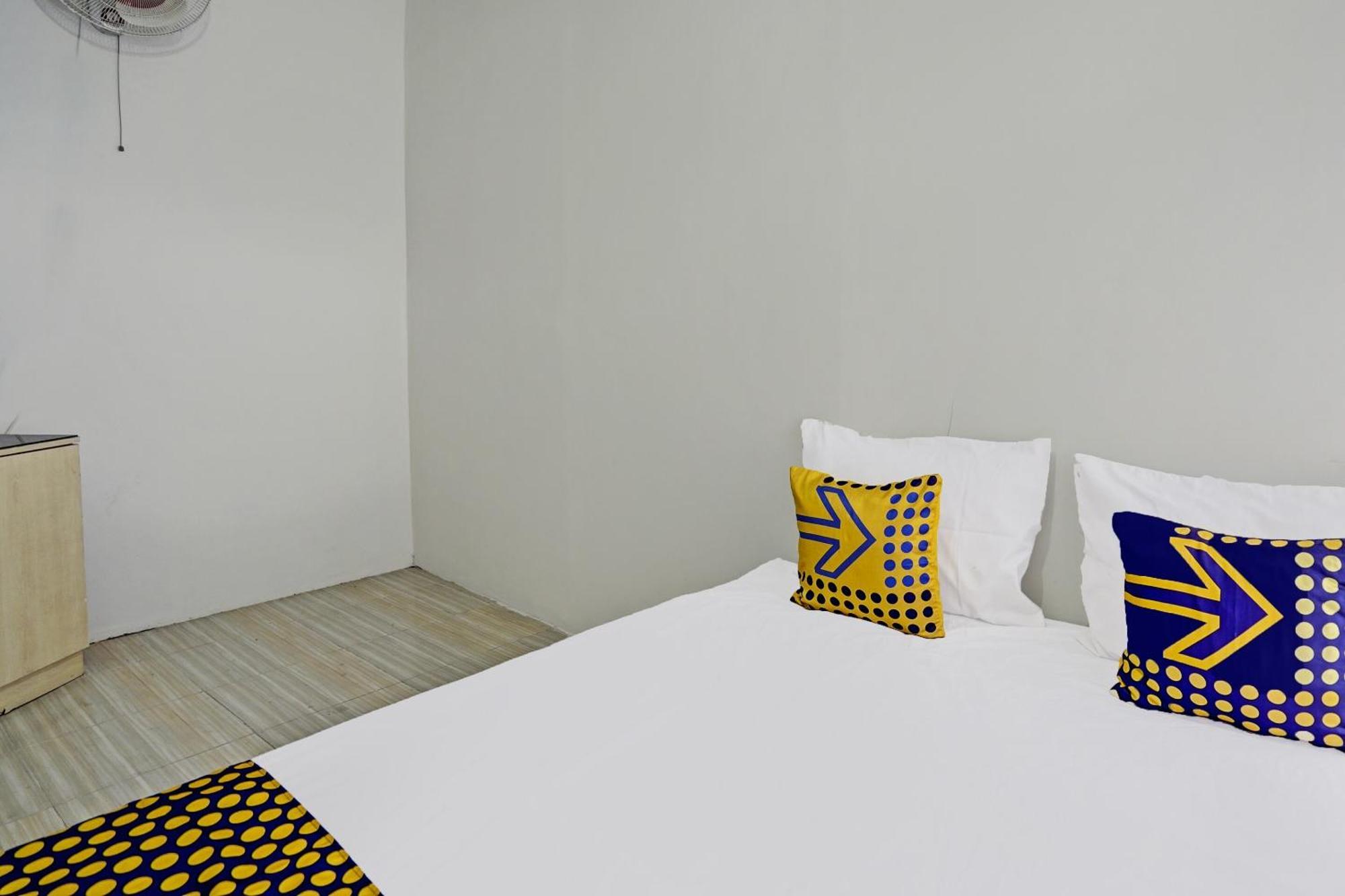 Spot On 92388 Villa Segi Delapan 프리겐 외부 사진