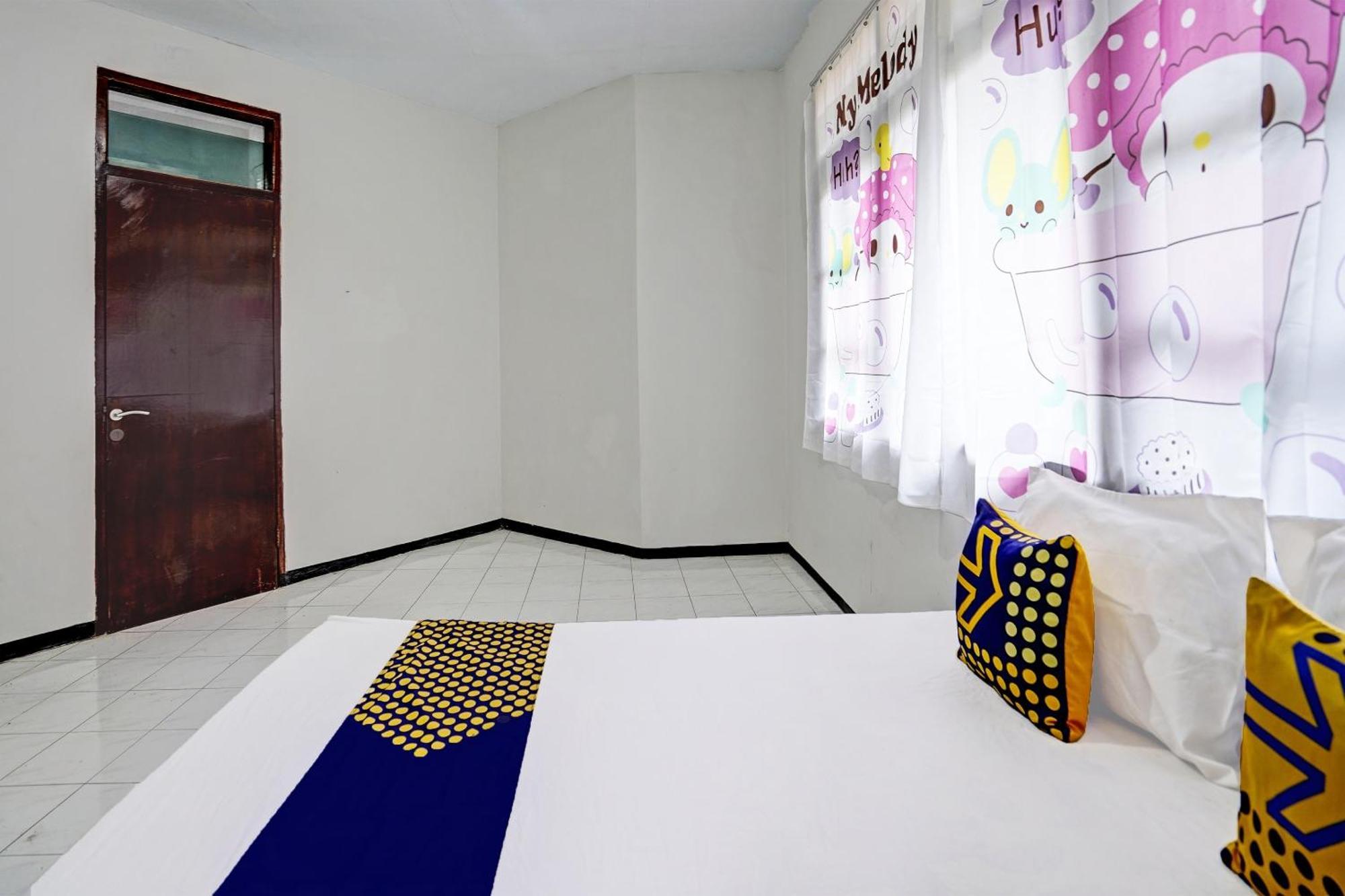 Spot On 92388 Villa Segi Delapan 프리겐 외부 사진