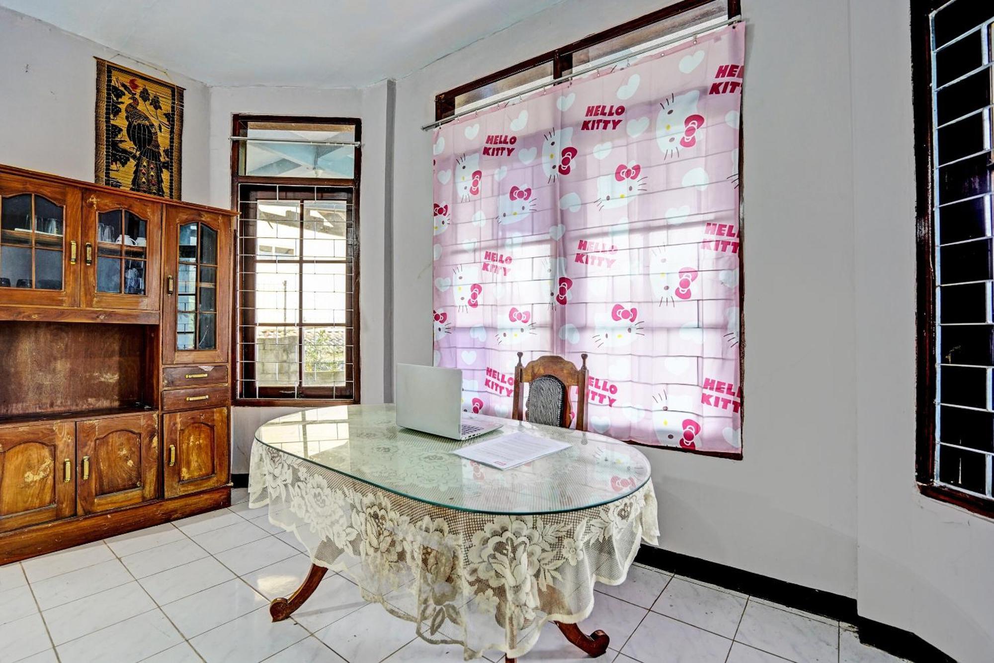Spot On 92388 Villa Segi Delapan 프리겐 외부 사진