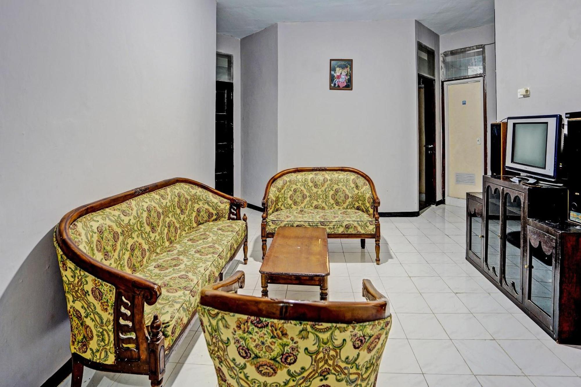 Spot On 92388 Villa Segi Delapan 프리겐 외부 사진