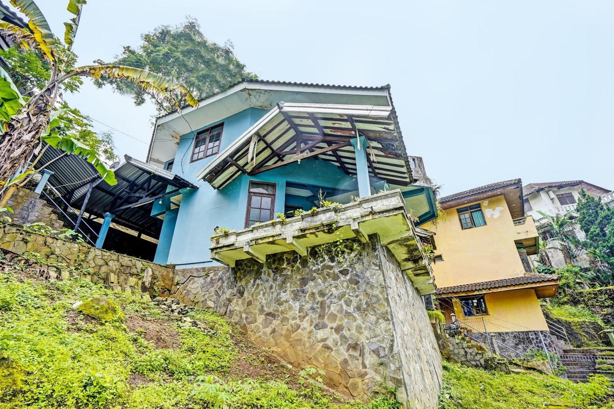 Spot On 92388 Villa Segi Delapan 프리겐 외부 사진